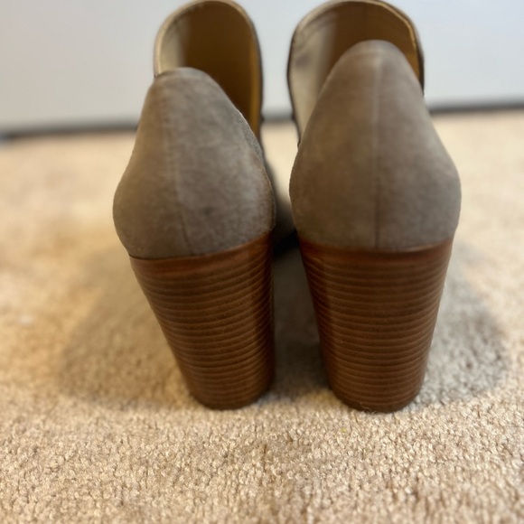 Schultz Tan Heeled Boots with Chunky Heel and Pointed Toe - Picture 4 of 6